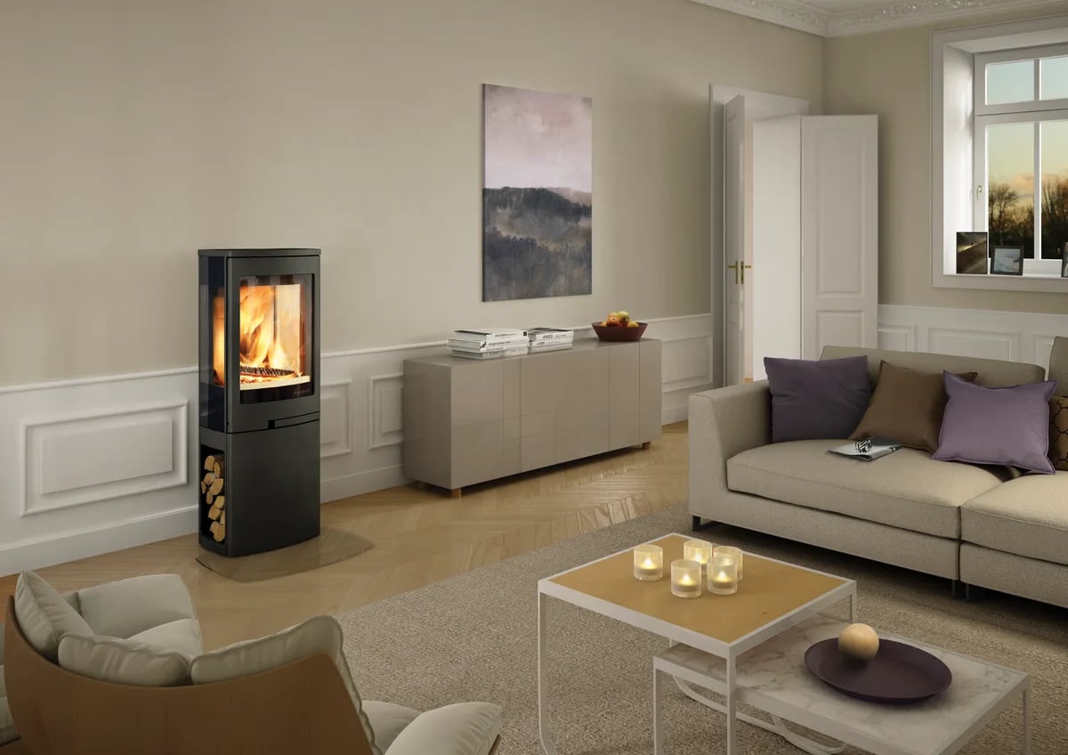 Nordpeis Duo 2 vedovn med flammer sett gjennom sideglass