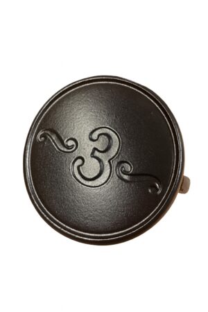 Deksel for sideuttak til Jøtul F 3 med inngravert tretall (BBE/Blåsort emalje)